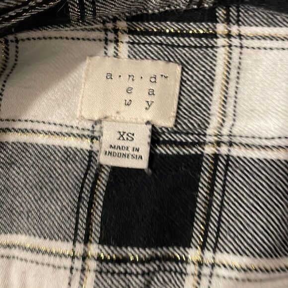 4/$25 Flannel button down - Picture 5 of 7